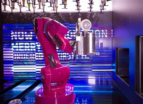 В казино Hard Rock открылся инновационный Robo Bar